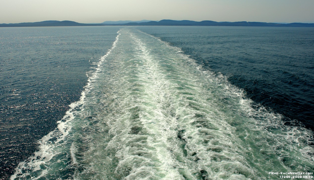 17290RoCrLe - On the ferry back to Vancouver